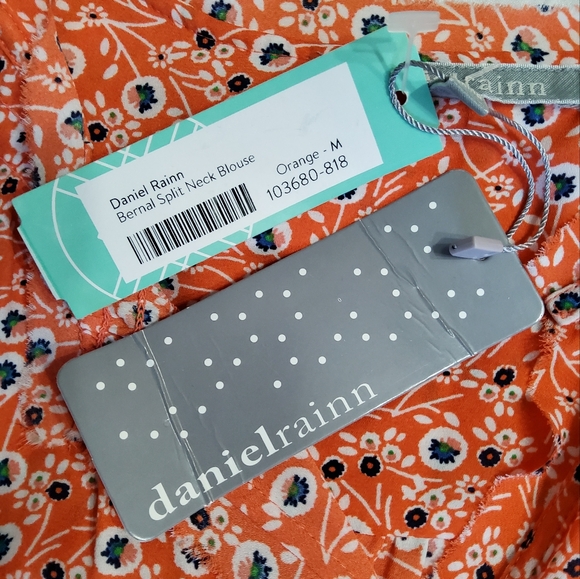 Daniel Rainn Bernal Split Neck Blouse in Orange Size Medium NWT - Picture 5 of 5